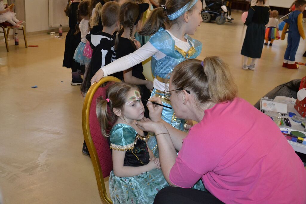 
                                                    Bal przebierańców - Fotorelacja
                                                