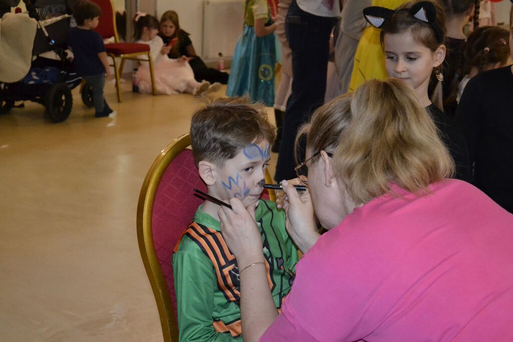 
                                                    Bal przebierańców - Fotorelacja
                                                