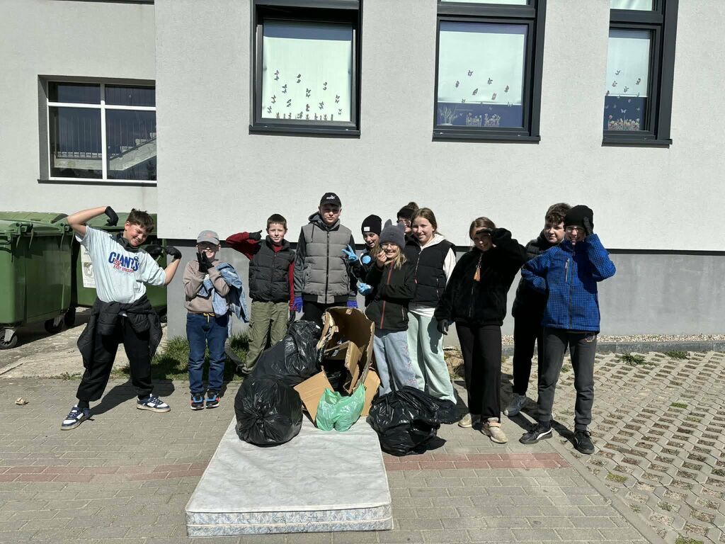 
                                                       II edycja wspólnego sprzątania Gminy Dziemiany
                                                