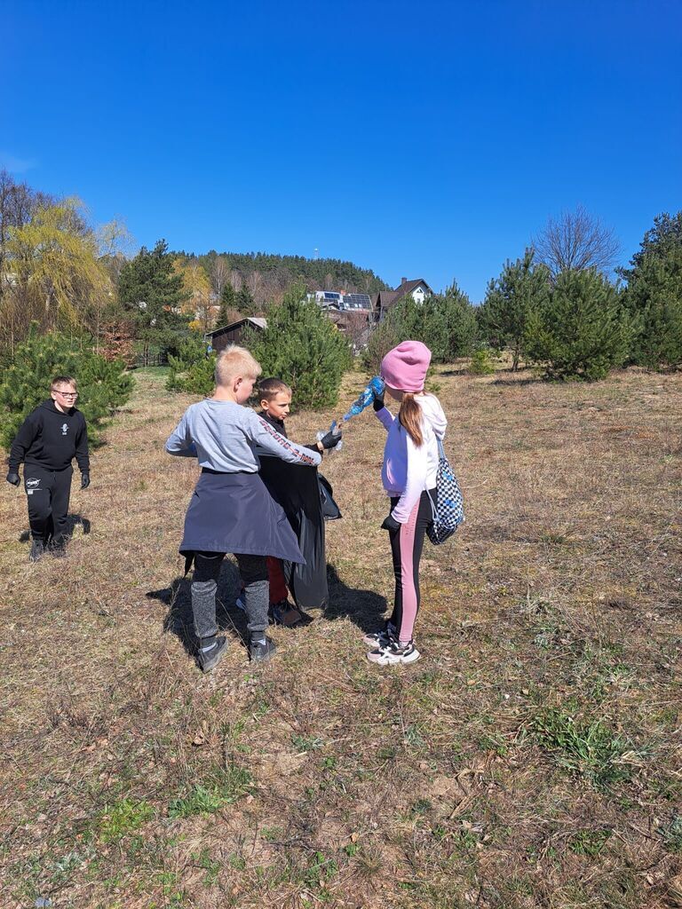 
                                                       II edycja wspólnego sprzątania Gminy Dziemiany
                                                