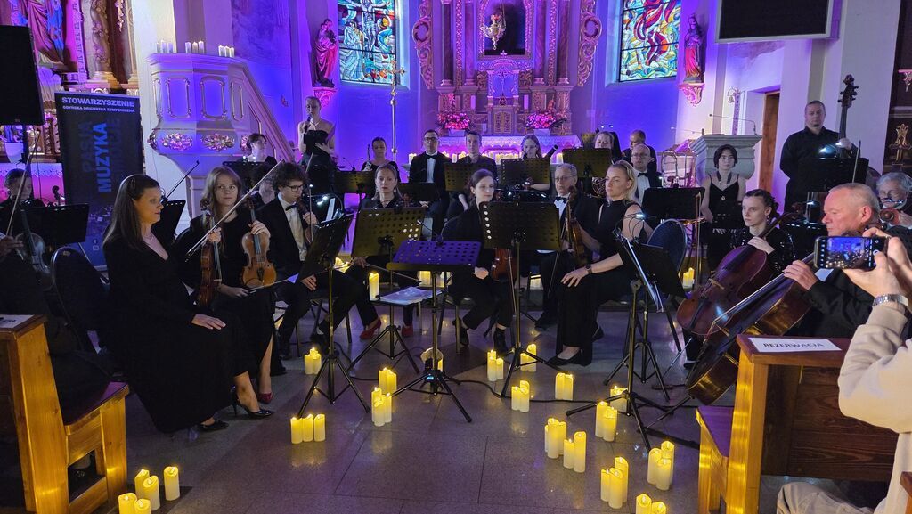 
                                                       🎬🎻 To był wieczór, który na długo pozostanie w naszej pamięci! ✨
                                                