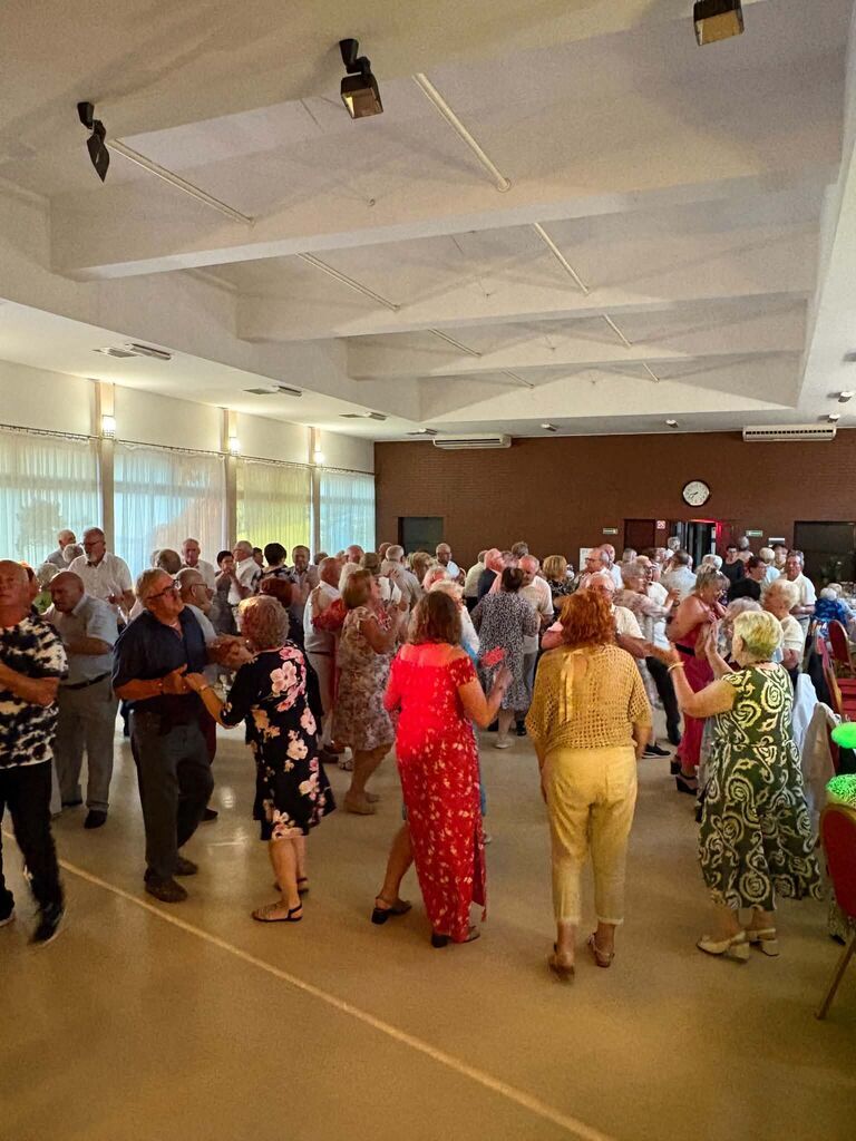 
                                                       🕺 💃 Bal Emeryta 💃 🕺
                                                