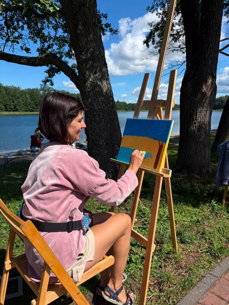 
                                                       🎨🌿 Malowanie w plenerze nad Jeziorem Rzuno! 🌊🖌️
                                                