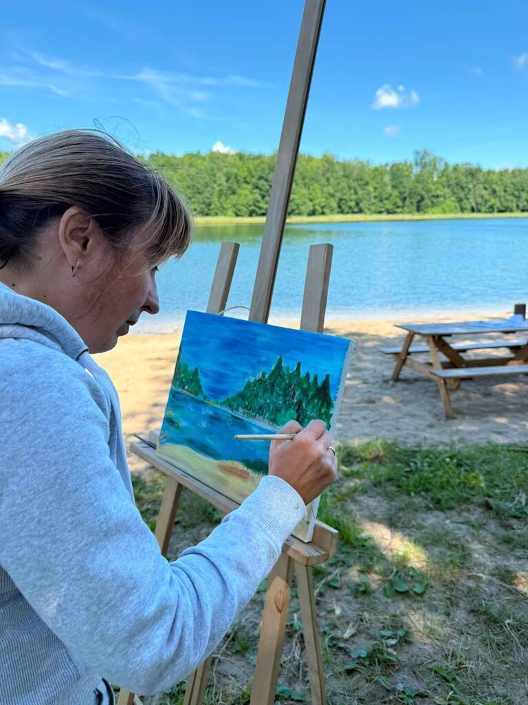 
                                                       🎨🌿 Malowanie w plenerze nad Jeziorem Rzuno! 🌊🖌️
                                                