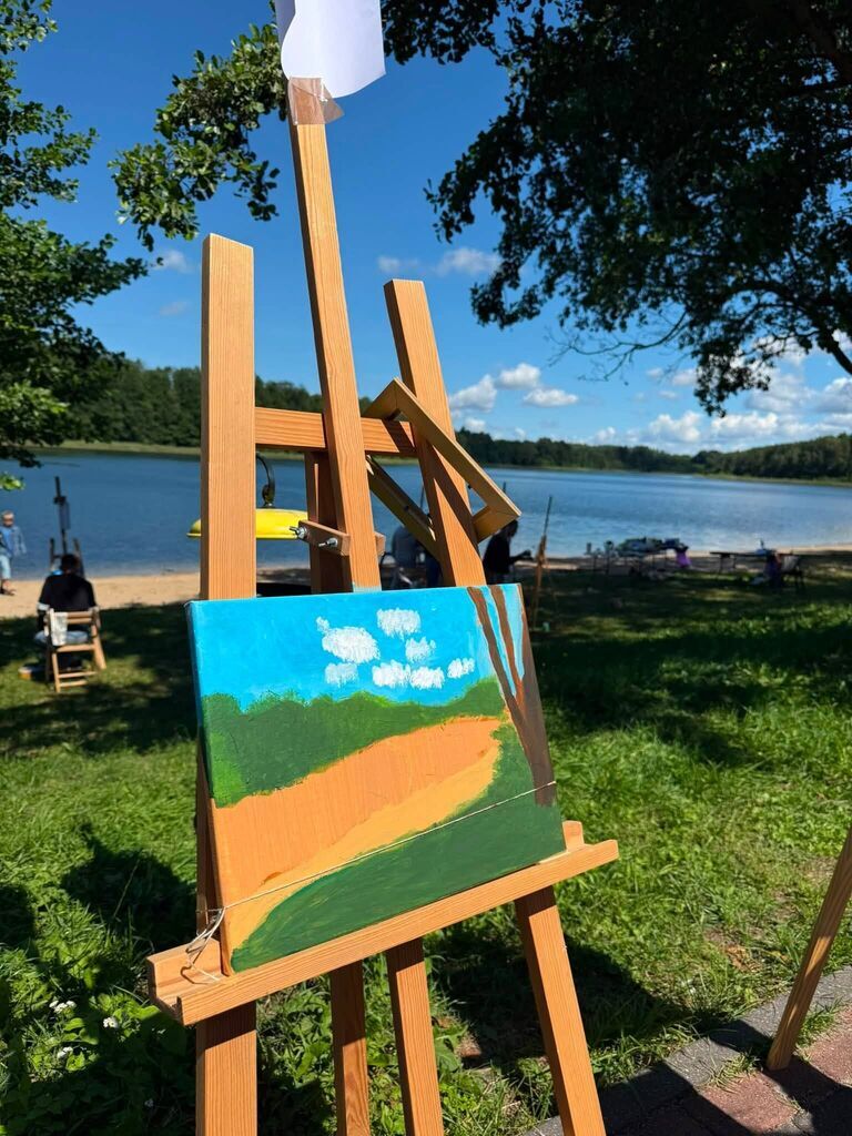 
                                                       🎨🌿 Malowanie w plenerze nad Jeziorem Rzuno! 🌊🖌️
                                                