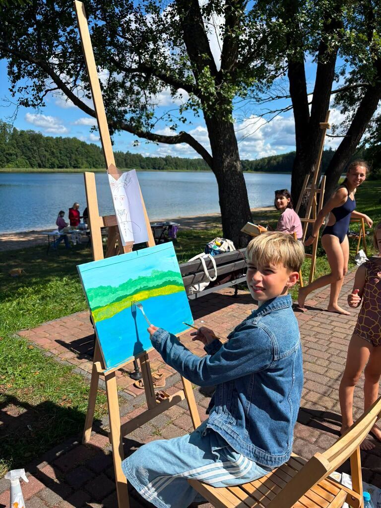 
                                                       🎨🌿 Malowanie w plenerze nad Jeziorem Rzuno! 🌊🖌️
                                                