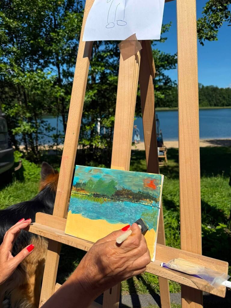 
                                                       🎨🌿 Malowanie w plenerze nad Jeziorem Rzuno! 🌊🖌️
                                                
