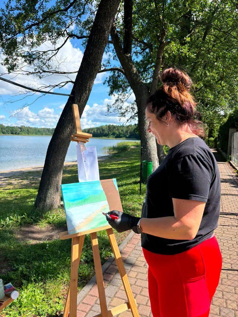 
                                                       🎨🌿 Malowanie w plenerze nad Jeziorem Rzuno! 🌊🖌️
                                                