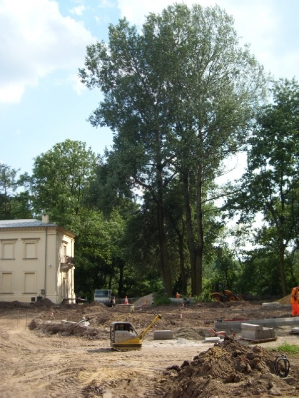 
                                                       Projekt Zagospodarowanie otoczenia pałacu w Garbowie
                                                