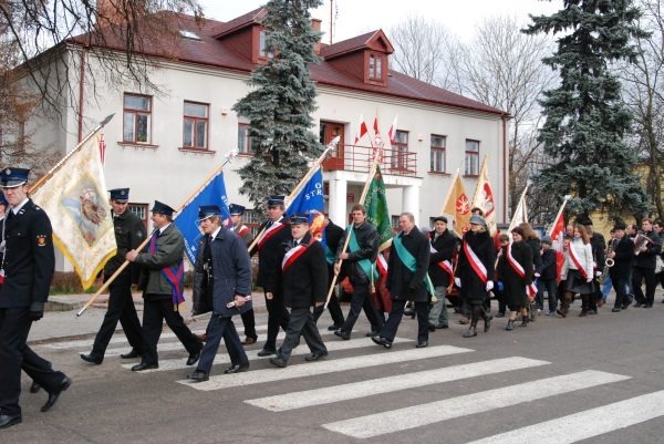 
                                                       Obchody Narodowego Święta Niepodległości Garbów 11.11.2007r
                                                
