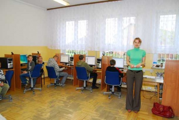 
                                                       Otwarcie Centrum Kształcenia Na Odległość Na Wsi w Woli Przybysławskiej
                                                