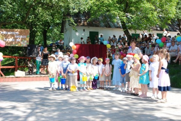 
                                                       Festyn Rodzinny - Bo wszystkie dzieci nasze są - 2008.06.22
                                                