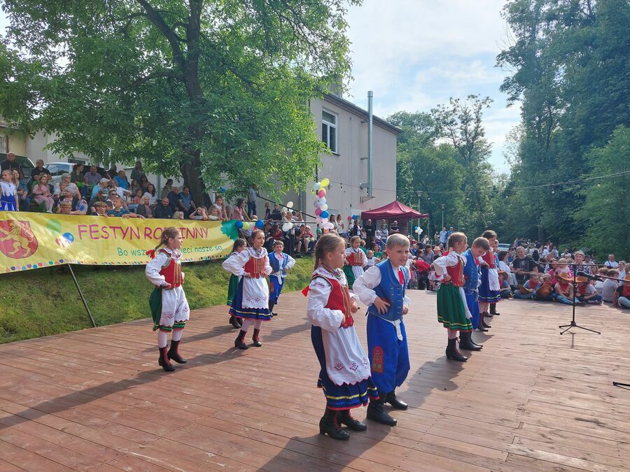                             Fotorelacja z festynu rodzinnego 18 czerwiec 2023
                        