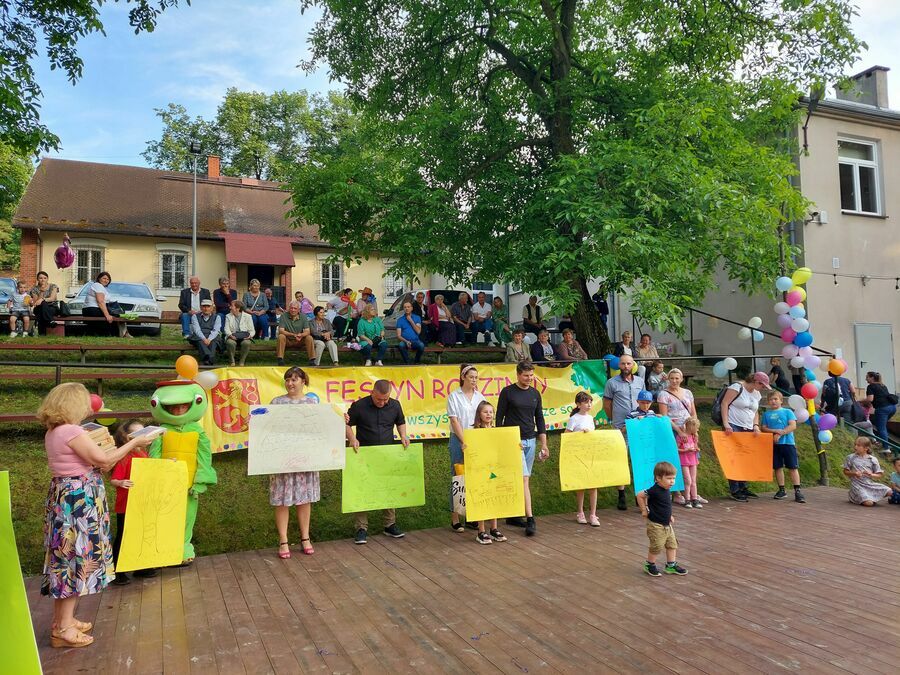                             Fotorelacja z festynu rodzinnego 18 czerwiec 2023
                        