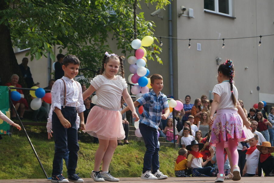                             Fotorelacja z festynu rodzinnego 18 czerwiec 2023
                        