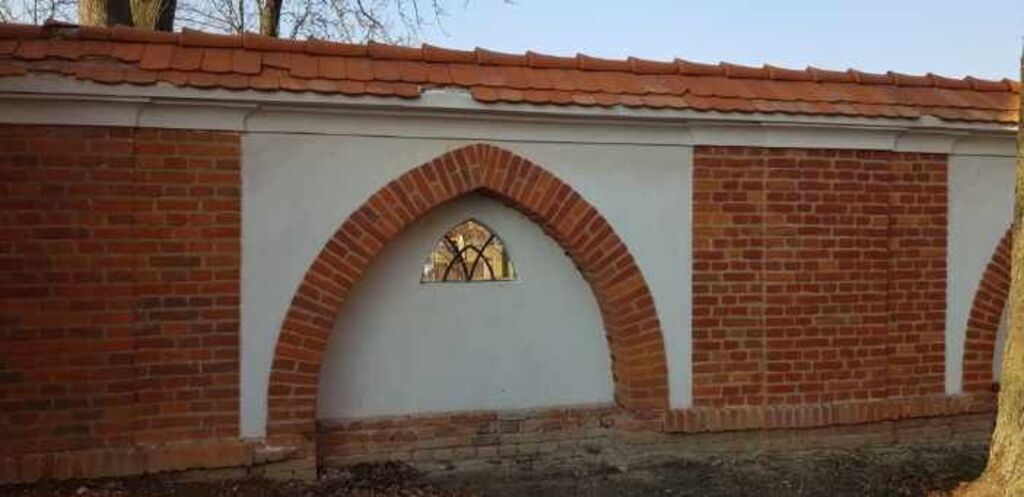                             POLSKI ŁAD
                        