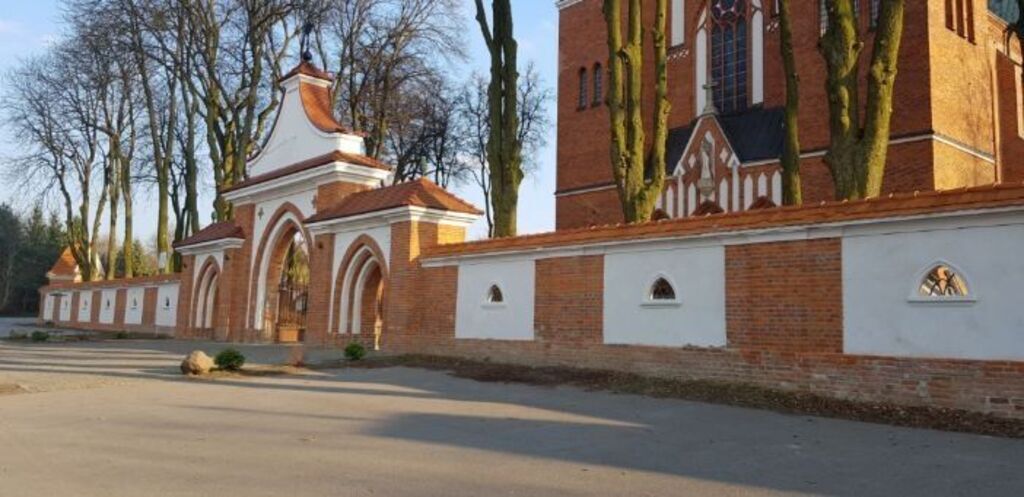                             POLSKI ŁAD
                        