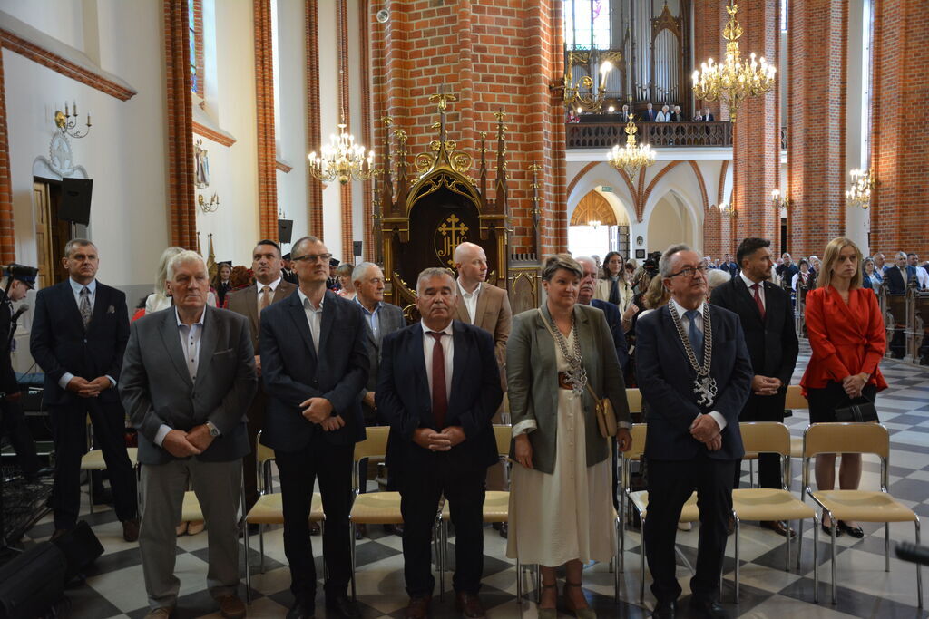                             Dożynki Gminno Parafialne 2025
                        