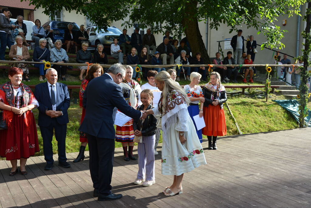                             Dożynki Gminno Parafialne 2025
                        