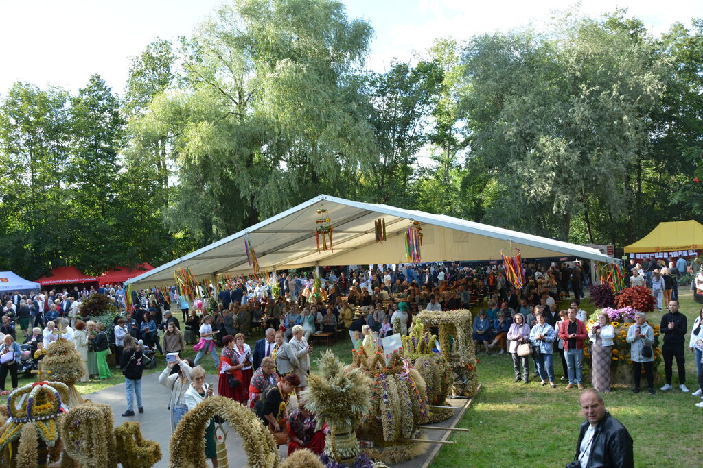                             Dożynki Gminno Parafialne 2025
                        