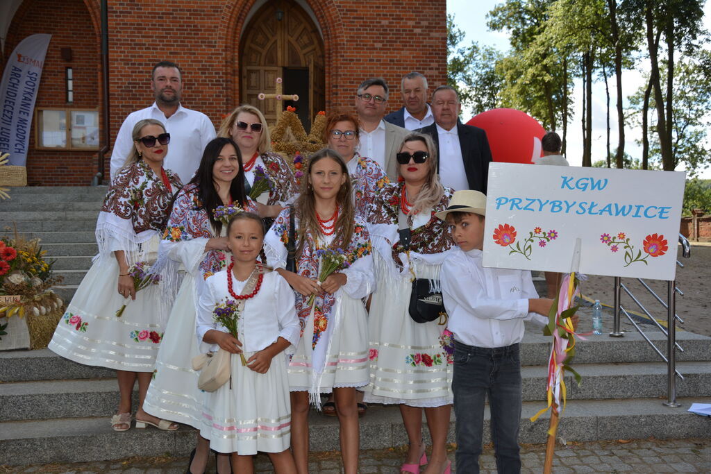                             Wieńce dożynkowe Garbów 2025
                        