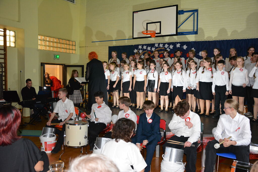                             Wieczornica Niepodległościowa
                        