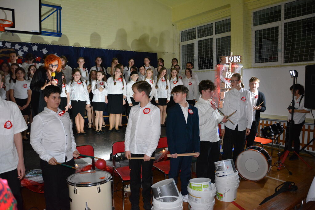                             Wieczornica Niepodległościowa
                        