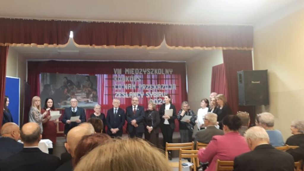 
                                                    Uczniowie z Mętowa laureatami konkursu o Sybirakach
                                                