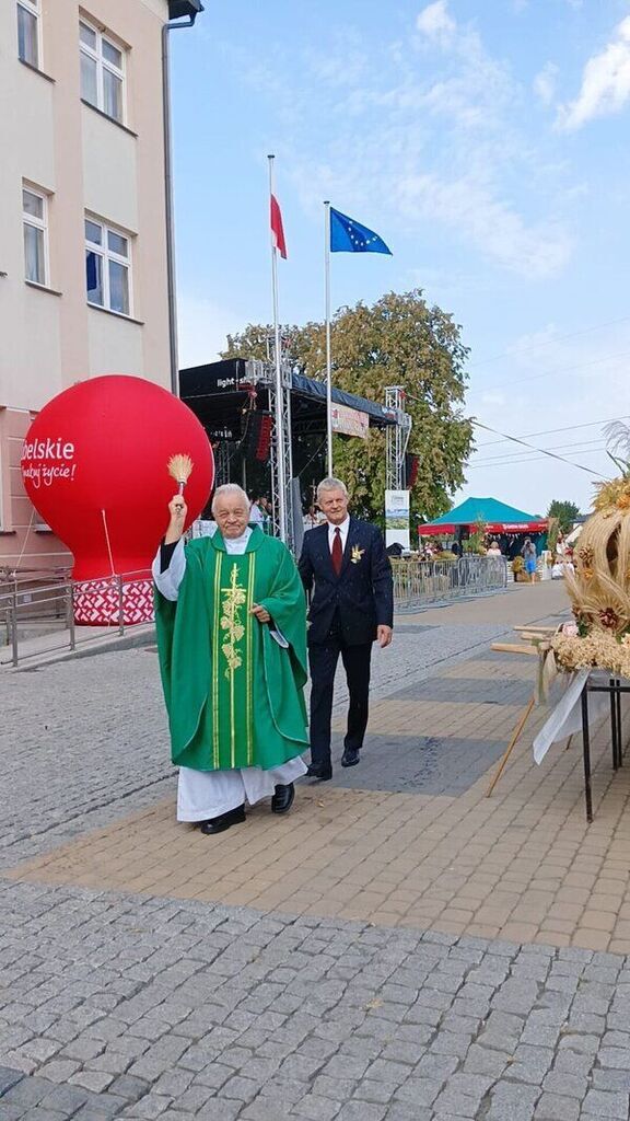 
                                                    Gminne święto plonów
                                                