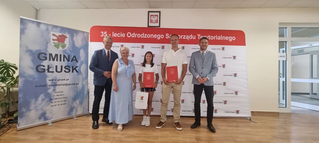 
                                                    Sesja Rady Gminy Głusk Stypendia
                                                