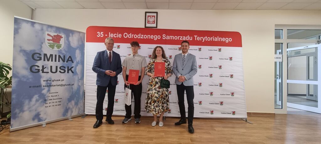 
                                                    Sesja Rady Gminy Głusk Stypendia
                                                