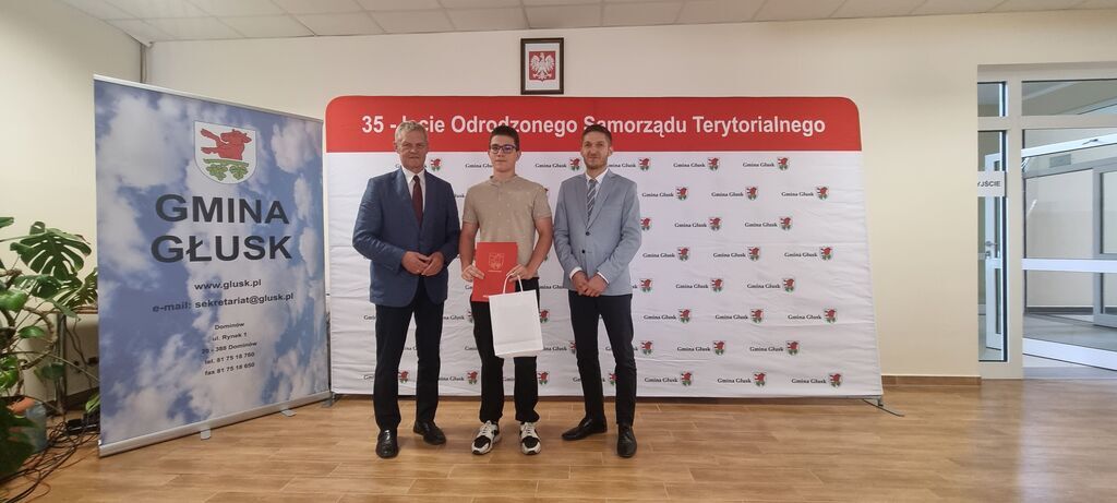 
                                                    Sesja Rady Gminy Głusk Stypendia
                                                