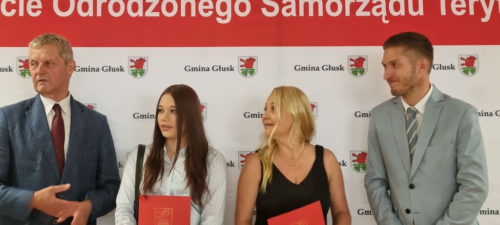 
                                                    Sesja Rady Gminy Głusk Stypendia
                                                