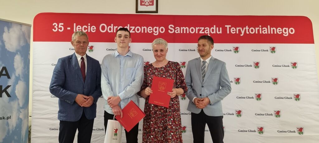 
                                                    Sesja Rady Gminy Głusk Stypendia
                                                