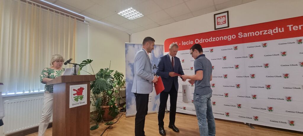 
                                                    Sesja Rady Gminy Głusk Stypendia
                                                