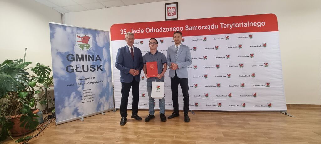 
                                                    Sesja Rady Gminy Głusk Stypendia
                                                