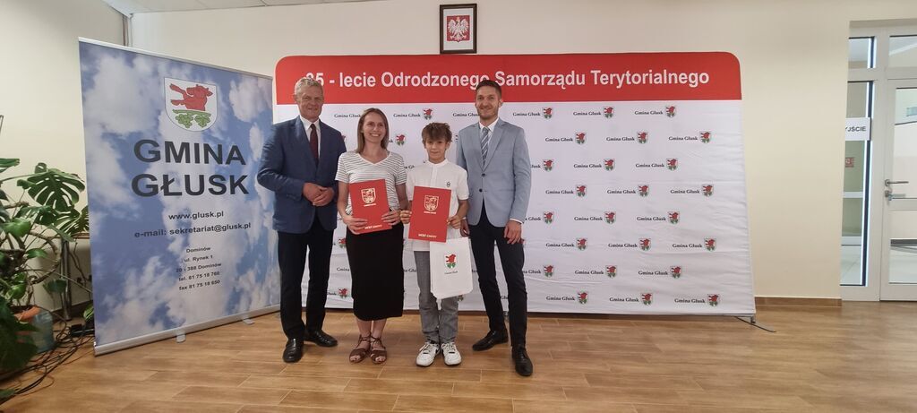 
                                                    Sesja Rady Gminy Głusk Stypendia
                                                