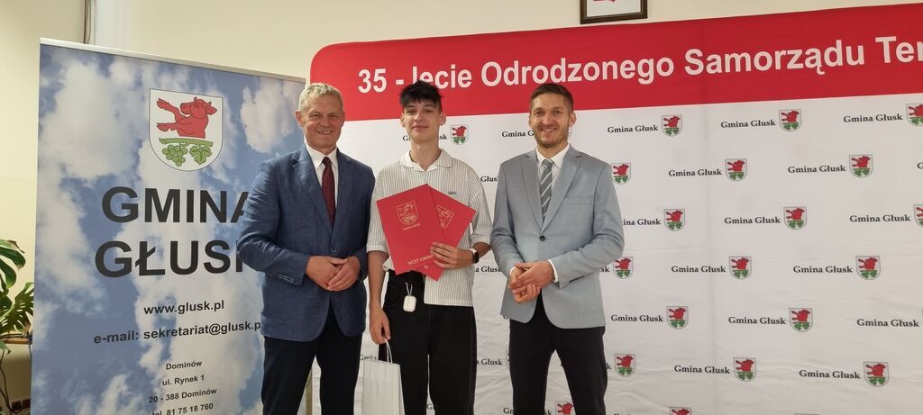 
                                                    Sesja Rady Gminy Głusk Stypendia
                                                