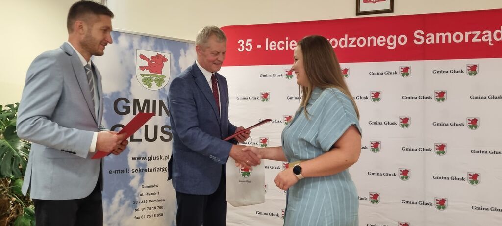 
                                                    Sesja Rady Gminy Głusk Stypendia
                                                
