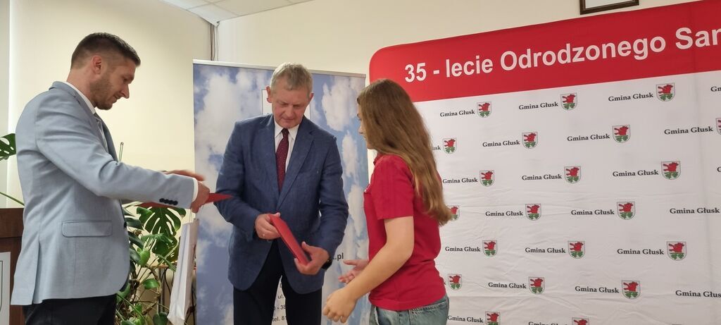
                                                    Sesja Rady Gminy Głusk Stypendia
                                                