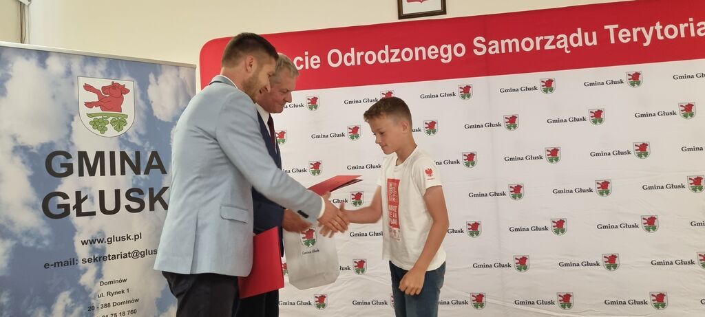 
                                                    Sesja Rady Gminy Głusk Stypendia
                                                