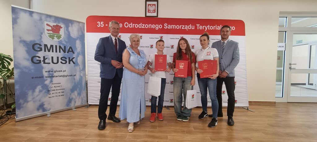 
                                                    Sesja Rady Gminy Głusk Stypendia
                                                