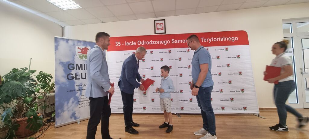 
                                                    Sesja Rady Gminy Głusk Stypendia
                                                