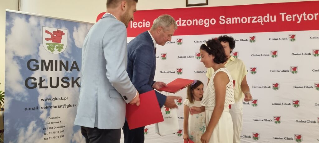 
                                                    Sesja Rady Gminy Głusk Stypendia
                                                