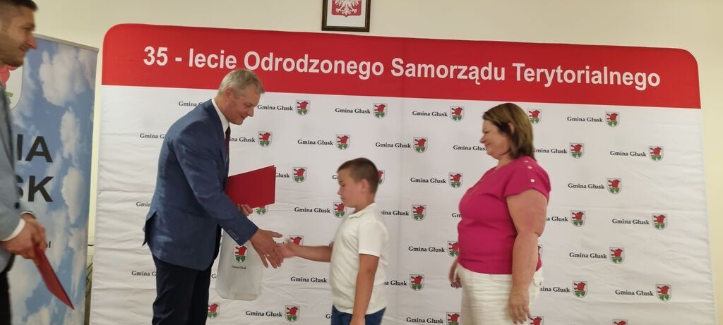 
                                                    Sesja Rady Gminy Głusk Stypendia
                                                
