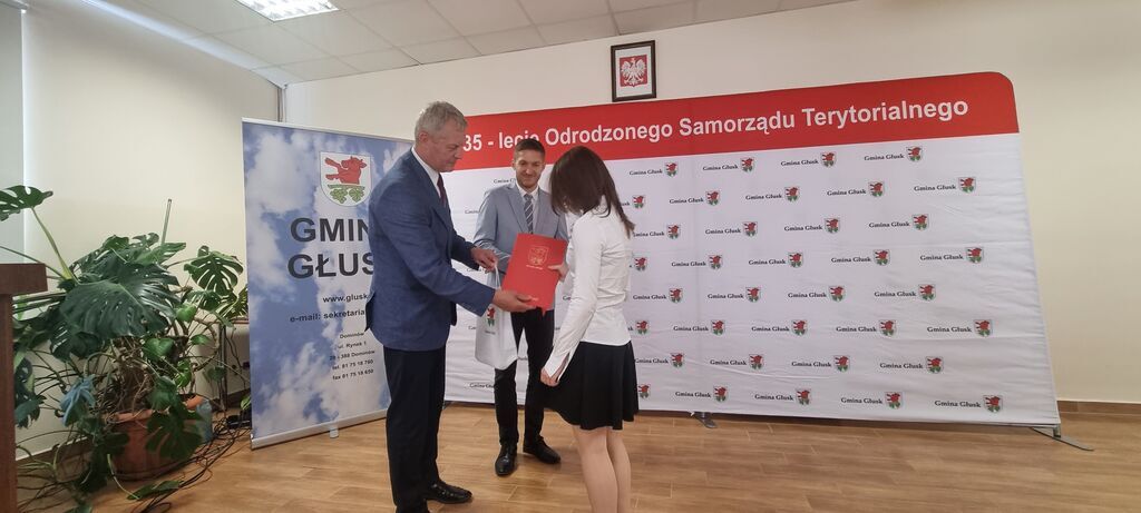 
                                                    Sesja Rady Gminy Głusk Stypendia
                                                