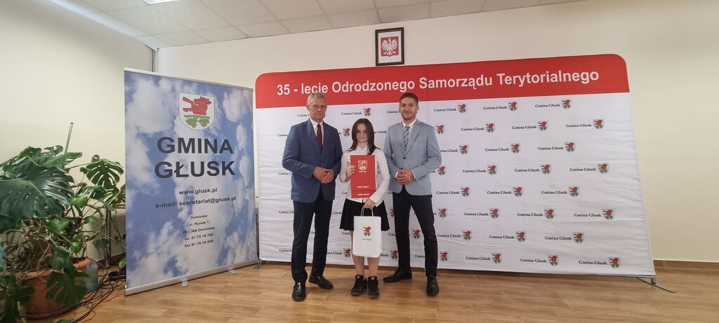 
                                                    Sesja Rady Gminy Głusk Stypendia
                                                