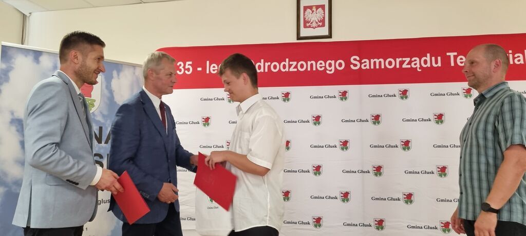 
                                                    Sesja Rady Gminy Głusk Stypendia
                                                