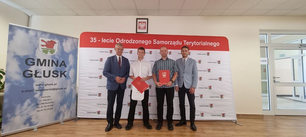 
                                                    Sesja Rady Gminy Głusk Stypendia
                                                