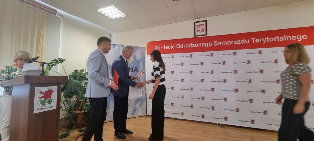 
                                                    Sesja Rady Gminy Głusk Stypendia
                                                